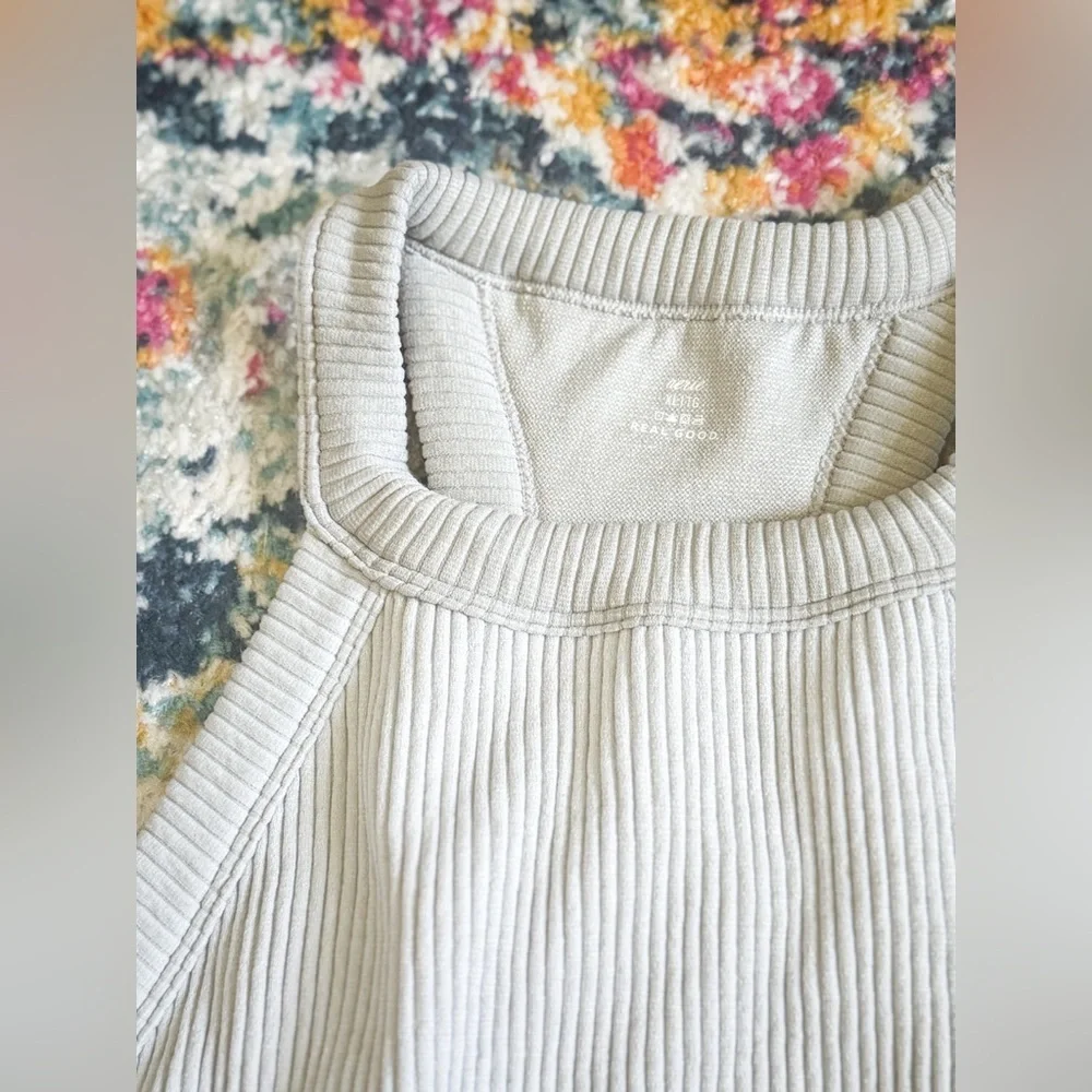 Aerie Superchill Seamless High Neck Top - Picture 11 of 11